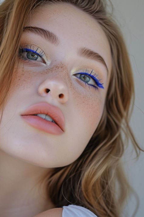 Feminine Essence, Blue Makeup Looks, Face Charts, Make Up Tutorials, Old Makeup, Doe Eyes, Ethereal Makeup, Blue Eyeshadow, Bee Art