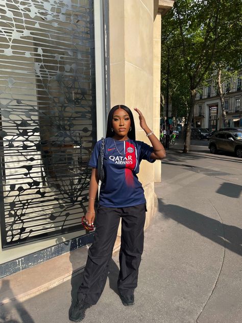 Y2k Pfp Aesthetic, Jerseys Outfit, Street Wear Girl, Psg Football, Football Dress, Y2k Pfp, Football Jersey Outfit, Sun Aesthetic, Aesthetic 2024