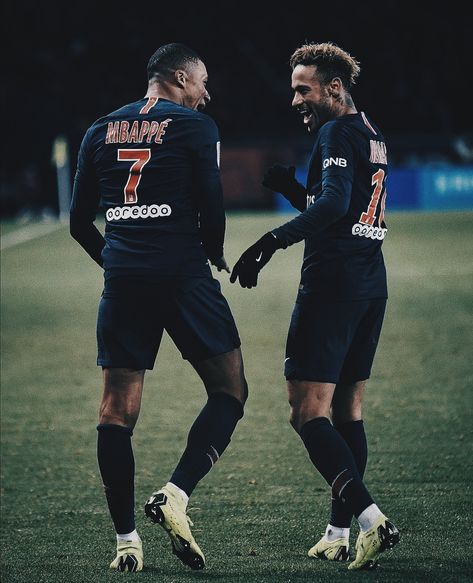 Paris Saint Germain Fc, Neymar Psg, Neymar Football, Football Players Images, Best Football Players, Kylian Mbappe, Soccer Uniforms, Soccer Stars, National Football Teams