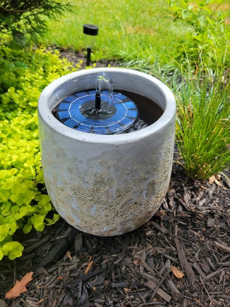 DIY Solar-Powered Outdoor Water Fountain Using A Planter (Super Easy and under $40) — Peony Street Solar Fountains Outdoor Diy, Concrete Fountain Diy, Solar Water Feature, Front Porch Furniture, Concrete Fountains, Solar Powered Fountain, Solar Water Fountain, Diy Water Fountain, Diy Fountain