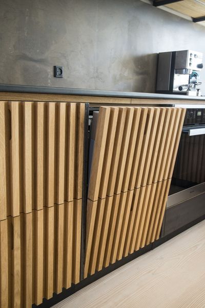 Vertical Slats, Wooden Kitchen Cabinets, Wood Grill, Kitchen Colour Schemes, Metal Furniture Design, Detail Design, Wood Kitchen Cabinets, Handcrafted Furniture, Concept Home