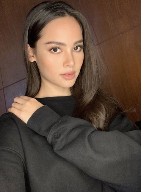 Ava Volkov, Wattpad Characters, Megan Young, Candy Eyes, Yaya Urassaya, Urassaya Sperbund, Brunette Makeup, Scene Stealer, Queen Aesthetic