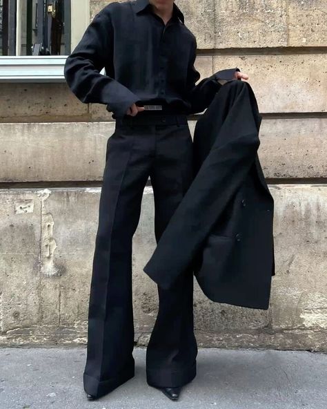 Fall Aesthetic Dark, Women In Suits, 90s Minimalism, Art Vibe, Black Outfit Men, Classy Outfits Men, Concept Clothing, Classy Men, Street Fashion Men Streetwear