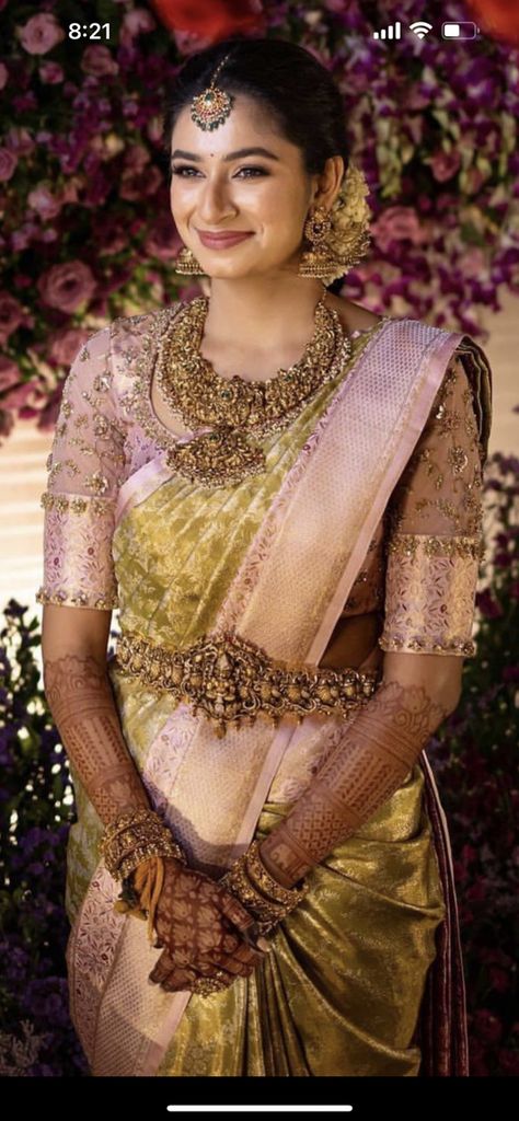 Gold Traditional Saree, Marriage Sarees South Indian Weddings, Jewellery For Reception Saree, Samantha Wedding Pics, Engagement Sarees For Bride, Bride Sister Saree South Indian, Latest Bridal Saree Designs, Golden Colour Saree With Contrast Blouse, Wedding Saree For Brides Mom