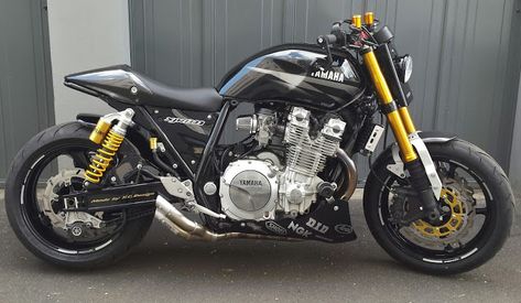 Y.C. Design: YAMAHA XJR 1300 : PERSONNALISATION Yamaha Xjr 1300 Cafe Racers, Yamaha Xjr 1300, Cb 1300, Cb 750 Cafe Racer, Yamaha Xjr, Street Fighter Motorcycle, Xjr 1300, Yamaha Cafe Racer, Cafe Racer Moto