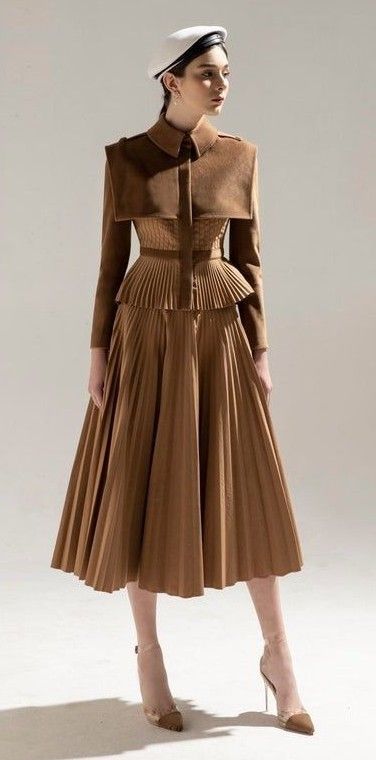 Pioneer Fashion, Sailor Jacket, Rok Outfit, Winter Evening, Luxury Winter, Pleat Skirt, Royal Outfits, Classy Work Outfits, Fashion Mistakes