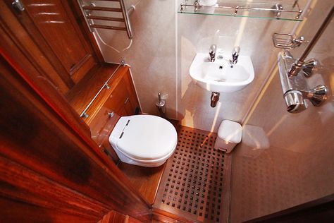 Boat Shower Ideas, Wood Boat Interior, Bedroom Bathroom Combo, Yacht Interior Decor, Boat Bathroom, Sailing Yacht Interior, Barge Interior, Boat Furniture, Barge Boat