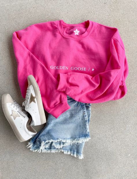 Hot Pink Sweatshirt, Preppy Clothing, Teen Outfits, Custom Hoodies, Black White Pink, Winter Clothes, Pink Sweatshirt, Fit Check, Preppy Outfits