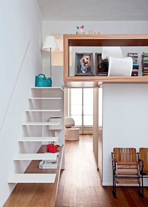 Un appartement à l'espace fonctionnel et aéré - Marie Claire Maison Mezzanine Office Home, Small Mezzanine Office, Mezzanine Office Design, Mezzanine Home Office, Mezzanine Bedroom Ideas, Mezzanine Office, Mezzanine Floor Ideas, Office Mezzanine, Mezzanine Floor Design