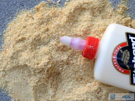 How to Make Your Own Wood Filler with Glue and Sawdust - HomeHacks.com Sawdust Uses, Wood Restoration, Wood Fillers, Saw Dust, Country Style Living Room, Wood Things, Wood Furniture Plans, Diy Lawn, Wood Putty