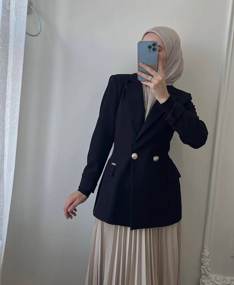 Hijab Teacher Outfit, Hijabi Teacher Outfits, Muslim Work Outfit, Formal Hijab Outfit Work, Modest Office Outfits Muslim, Hijabi Office Outfits, Formal Outfits For Women Hijab, Hijabi Work Outfits, Girl Hijab Dp