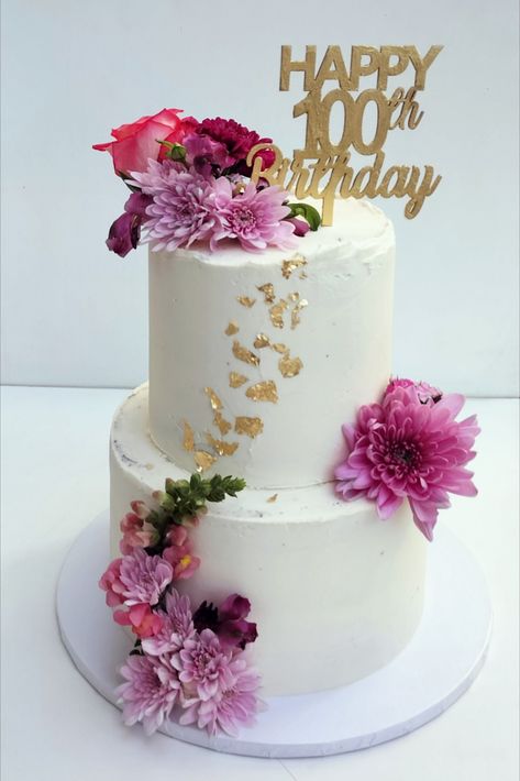 #twotieredcake #sophisticated #simplisticelegance #freshflowersoncake #100thbirthdaycakeidea #oliviaanibal #2tieredcake #rusticelegance #lessismore Birthday Cakes For Her, Fresh Flower Cake, Traditional Cakes, 100th Birthday, Milestone Birthdays, Rustic Elegance, Birthday Cakes, 100 Years, Turning