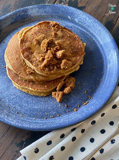 Lotus Biscoff Pancakes, Crunchy Biscuits, Lotus Biscoff Spread, American Style Pancakes, Pancake Shapes, Best Pancake Recipe, Pinch Of Nom, American Pancakes, Biscoff Spread