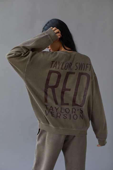 Red (Taylor’s Version) UO Exclusive Taylor Swift Oversized Sweatshirt | Urban Outfitters Red Taylors Version, Taylors Version, Taylor Swift Red, Taylor S, Red Taylor, Guys Be Like, Oversized Sweatshirt, Women's Tops, Taylor Swift