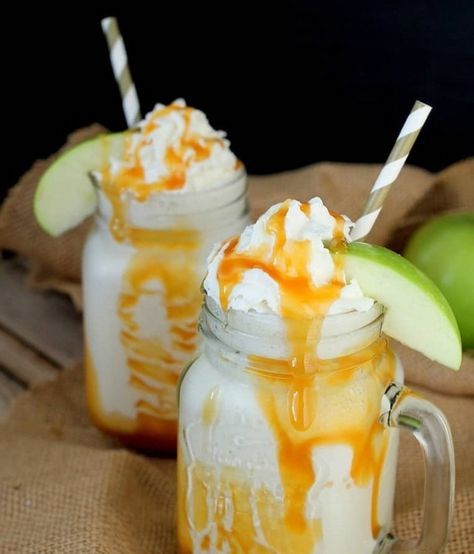 Caramel and apple freakshake super cool and delicious recipes  #freakshake #recipes #delicious #treats #milkshake #icecream Caramel Apple Dessert Recipes, Apple Milkshake, Freakshakes Recipe, Caramel Apple Desserts, Milkshake Recipe Easy, Fall Drink Recipes, Salted Caramel Hot Chocolate, Apple Dessert Recipes, Beverage Recipes