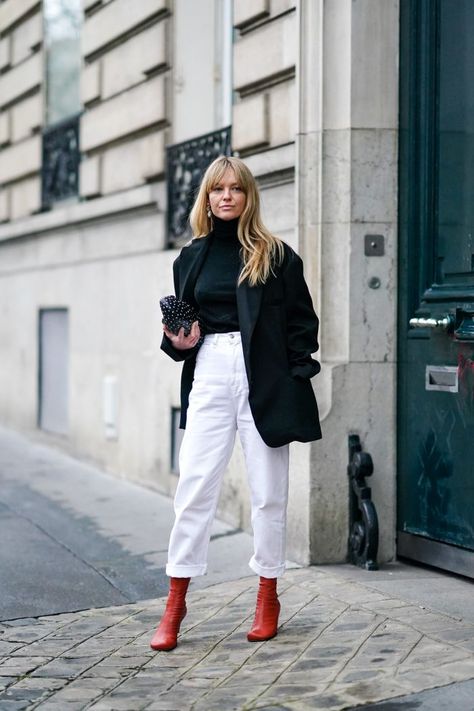 Red Ankle Boots Outfit, Red Booties Outfit, Red Boots Outfit, Red Cowboy Boots Outfit, Capsule Wardrobe Winter, Red Shoes Outfit, Dinner Outfit Casual, Outfit Botas, Red Ankle Boots