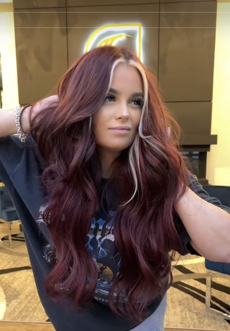 Maroon With Money Piece, Fall Hair Color Inspiration, Maroon Hair With Money Piece, Red Hair Blonde Money Piece, Maroon Hair Dye, Red And Blonde Hair Color, Hair Color 2024, Hair Color Cherry Coke, Red And Blonde Hair