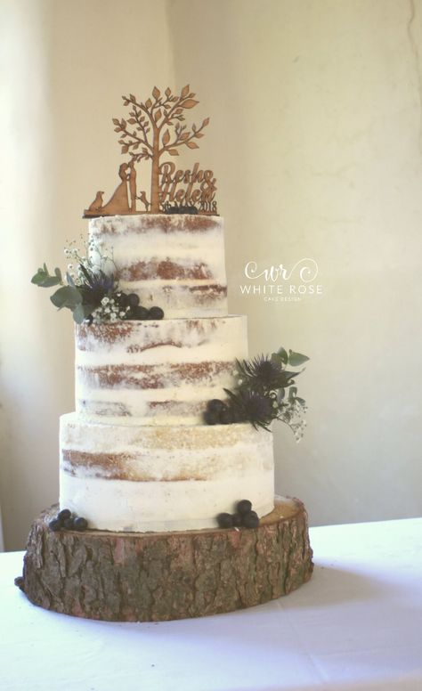 Hardcastle Crags, Wedding Cakes Purple, White Rose Cake, Cakes Purple, Stump Cake, Rose Cake Design, Tree Stump Cake, Beach Elements, Wyoming Wedding