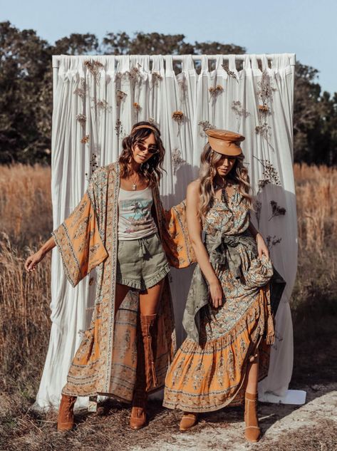 festival clothing Bohemian Schick, Looks Hippie, Look Hippie Chic, Estilo Hippie Chic, Hippie Mode, Festival Mode, Boho Brand, Estilo Hippy, Bohemian Style Clothing