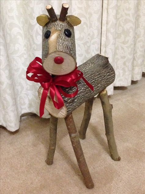 My first log reindeer. My little Rudolf and my most favorite of the 4. Frugal Christmas, Wooden Reindeer, Head Wreath, Handmade Inspiration, Christmas Wood Crafts, Christmas Wood, Wooden Decor, Homemade Christmas, Christmas Deco