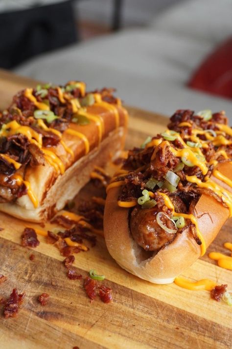 Boiled Hot Dogs Recipes, Easy Bbq Food Ideas, Easy Bbq Food, Hot Dog Toppings Ideas, Gourmet Hot Dogs Toppings, Malibu Food, Loaded Hot Dogs, Hot Dog Ideas, Kimchi Hot Dog