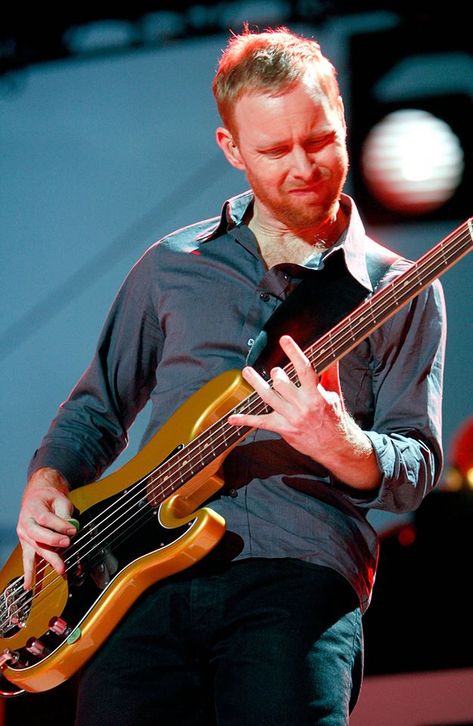 Happy Birthday Nate Mendel! ( Foo Fighters) December 2, 1968 Nate Mendel, Chris Shiflett, There Goes My Hero, Guitar Studio, Foo Fighters Nirvana, Play That Funky Music, Taylor Hawkins, Music Is My Escape, Emo Guys