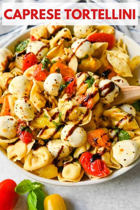 This Caprese Tortellini is made with cheese Tortellini tossed with sauteed garlic and tomatoes in extra virgin olive oil, fresh basil, and fresh mozzarella and spices. This fresh tortellini caprese pasta is perfect for summer! Caprese Tortellini, How To Make Tortellini, Chinese Orange Chicken, Modern Honey, Doughnut Muffins, Pinterest Food, Yummy Pasta, Tortellini Recipes, Caprese Pasta