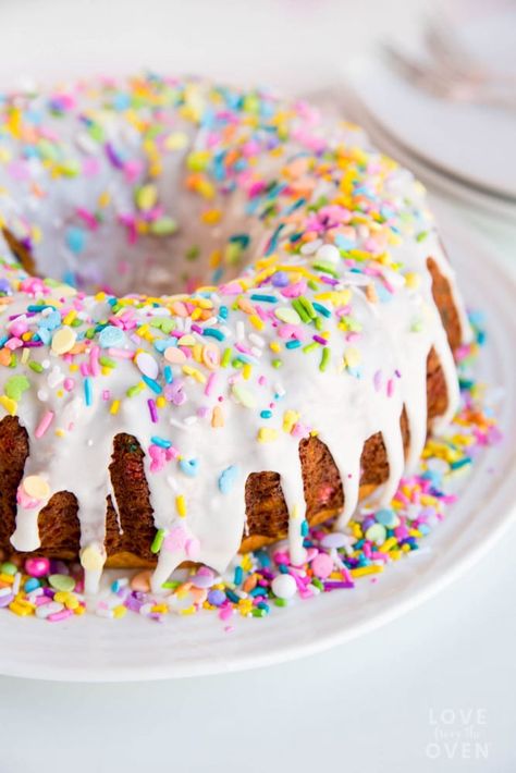 Funfetti Bundt Cake • Love From The Oven Funfetti Bundt Cake, Bundt Cake Ideas, Easter Bundt Cake, Funfetti Cake Mix, Nothing Bundt, Nothing Bundt Cakes, Bundt Cake Recipes, Mini Bundt, Mini Bundt Cakes