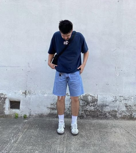 Summer Outfits Men Jeans Shorts, Comfy Outfits Summer Men, Adidas Samba Summer Outfit Men, Men Short Jeans Outfit, Short Men Streetwear, Mens Jeans Shorts Outfits, Streetwear Fashion Summer Men, Summer Outfit Men Streetwear, Short Jeans Men Outfits