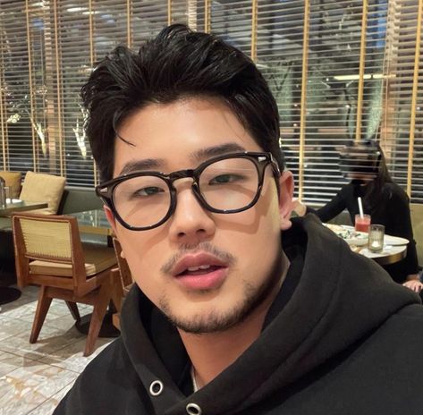 Asian Men Hairstyle With Glasses, Men Haircut Styles For Round Face, Glasses Men Asian, Asian Men With Glasses, Asian Men Glasses, Asian Men Short Hairstyle, Asian Glasses, Boys Fade Haircut, Vietnamese Men