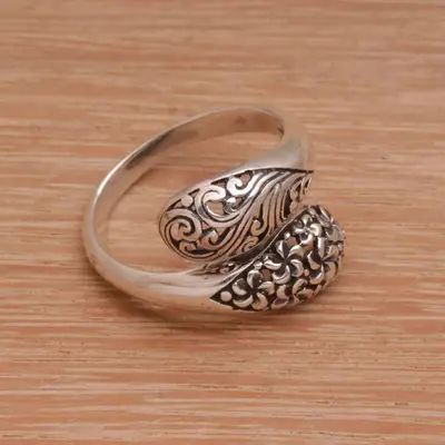 UNICEF Market | Sterling Silver Engraved Floral Leaf Wrap Ring of Indonesia - Two Shadows Two Shadows, Silver Wrap Ring, Silver Jewelry Design, Jewelry Workshop, Silver Spinner Rings, Wrap Ring, Silver Band Ring, Engraved Necklace, Wrap Rings