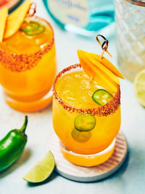 Spicy Mango Margarita - Evergreen Kitchen Mango Cocktails, Spicy Mango Margarita, Mango Festival, Evergreen Kitchen, Mango Margarita Recipe, Cocktail Recipes Tequila, Garnish Ideas, Mango Cocktail, Party Elements