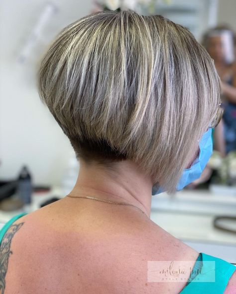 Bob Haircut Back View, Undercut Bob Haircut, Short Stacked Bob Haircuts, Haircuts For Ladies, Line Bob Haircut, Angled Bob Haircuts, Short Undercut, Bob Haircut Ideas, Undercut Bob