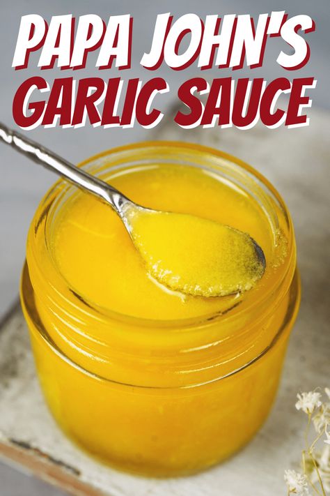 You don't need to order pizza to enjoy Papa John's garlic sauce. This copycat recipe makes it so easy to have it right at home! Papa Johns Garlic Sauce, Spicy Garlic Butter Sauce, Spicy Garlic Sauce Recipe, Veg Keto, Spicy Garlic Sauce, Keto Sauce, Butter Burger, Flavored Butter Recipes, Garlic Bread Pizza