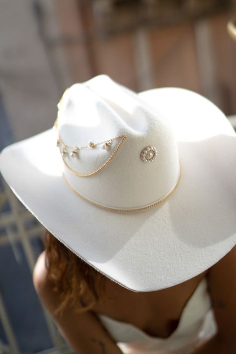 McGraw White and Gold Cowboy Hat Wedding Party Cowboy Hats, Luxury Hat Band, White Cowboy Hat Wedding, Custom Cowboy Hats Women, Bridal Cowboy Hat, Rustler Hat Co, Cute Cowgirl Hats, Bedazzled Cowboy Hat, Painted Cowboy Hats