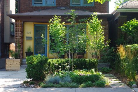 Tiny Front Yard, Front Yards Diy, Small Front Yards, Front Yard Patio, Small Urban Garden, Front Yards Curb Appeal, Small Front Yard Landscaping, Small Front Yard, Front Yard Design