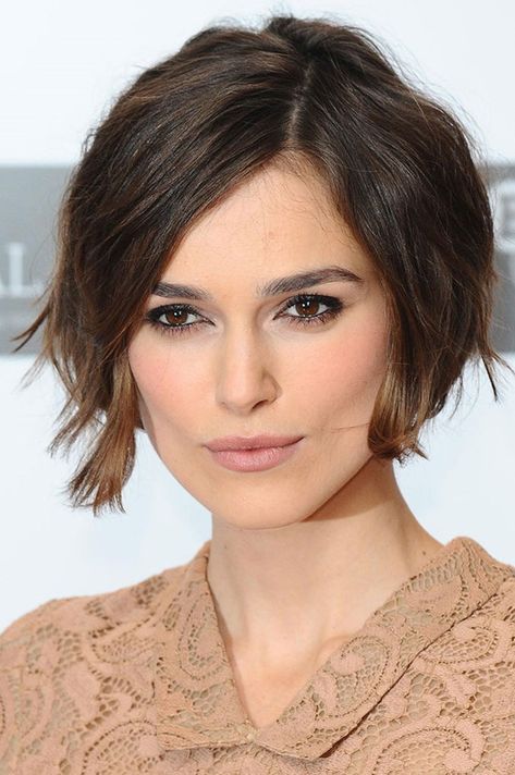 Worst Hairstyles, Keira Knightley Hair, Beautiful Short Hairstyles, Wearing Wigs, Textured Lob, Kort Bob, Trendy Bob Hairstyles, Dramatic Hair, Bold Hair Color