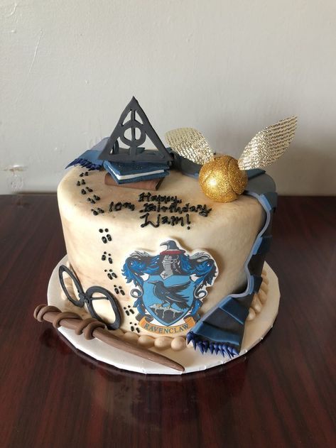 Ravenclaw Birthday Cake, Harry Potter Cake Ravenclaw, 30th Birthday Cake Harry Potter, 18th Birthday Cake Harry Potter, Harry Potter Birthday Cake Ravenclaw, Harry Potter Cake Movie, Harry Potter Theme Cake, Harry Potter Birthday Cake Buttercream, Harry Potter Theme Birthday