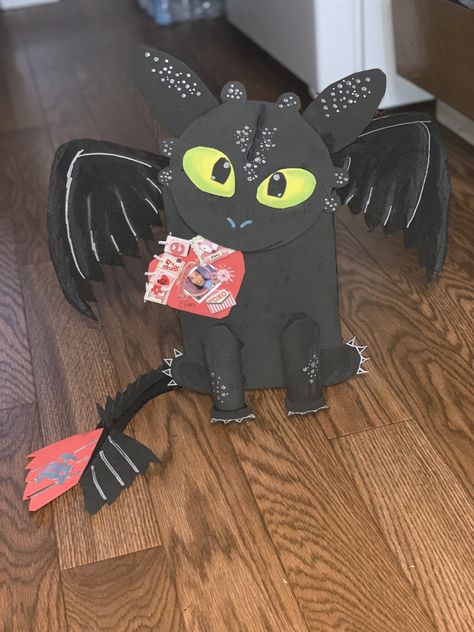 Toothless Dragon Valentines Boxes Diy, Toothless Valentines Boxes, Dragon Valentine Box Ideas, Dragon Valentines Boxes, Cool Valentine Boxes, Dragon Valentine, Valentine's Boxes, Girls Activities, Boys Crafts