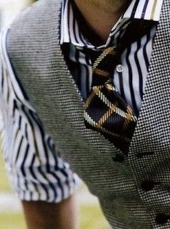 LOVE the mix.. Layered Prints, Classic Dressing, Shirt Combination, Mixing Patterns, Mixed Patterns, Spring Layers, Gq Style, Tie Pattern, Vest And Tie