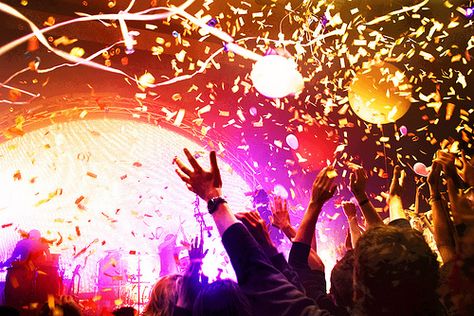 Fun Confetti Explosion, 30 Before 30, Giant Balloon, Enjoy The Weekend, Flaming Lips, Giant Balloons, Christmas Ad, Wild Adventures, Global Travel