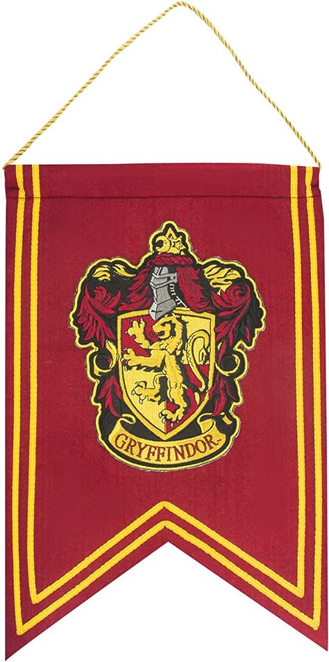 Harry Potter Pages, Harry Potter Felt, Harry Potter Banner, Harry Potter Crest, Warner Bros Studio Tour, Harry Potter House, Gryffindor Crest, Harry Potter Wall, Harry Potter Bedroom