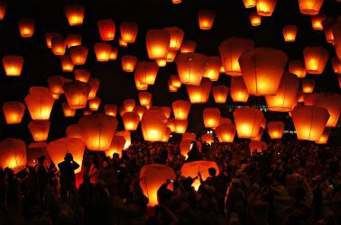 Go to Kuala Lumpur, Malaysia for the Mid-Autumn Festival with my sister Flying Lanterns, Sky Lantern, Chinese Lantern Festival, Bamboo Lantern, Sky Lanterns, Lantern Festival, Bar Art, Chinese Lanterns, Jolie Photo