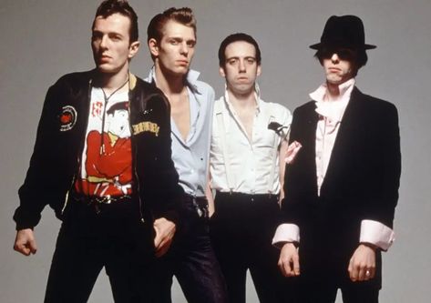 The Clash Band, Topper Headon, The Future Is Unwritten, Rock The Casbah, Paul Simonon, The Distillers, Mick Jones, Fire Cover, Joe Strummer