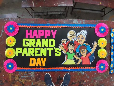 Grandparents Day Preschool, Selfie Point, Celebration Decorations, Celebration Board, Grandparents Day Crafts, Grand Parents, Cd Crafts, Hand Crafts For Kids, Backdrop Ideas