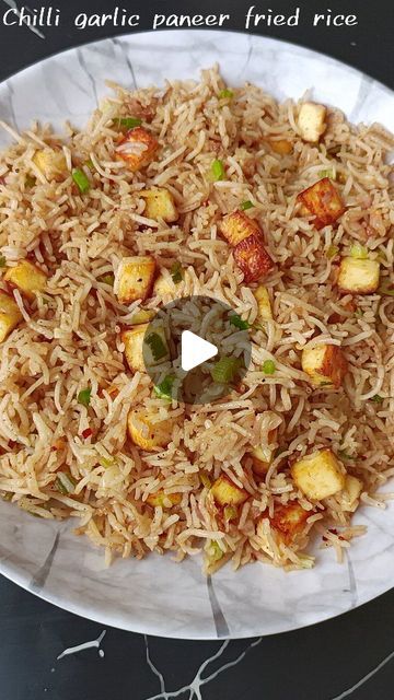 Rice Lunchbox Ideas, Burnt Rice Recipe, Paneer Rice Recipes, Paneer Fried Rice, Paneer Rice, Red Chilli Sauce, Onion Greens, Variety Rice, Rice Fried