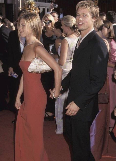 Estilo Rachel Green, Brad Pitt And Jennifer, Brad And Jen, Jeniffer Aniston, Rachel Green Outfits, Shotgun Wedding, Jennifer Aniston Style, Jenifer Aniston, Jen Aniston