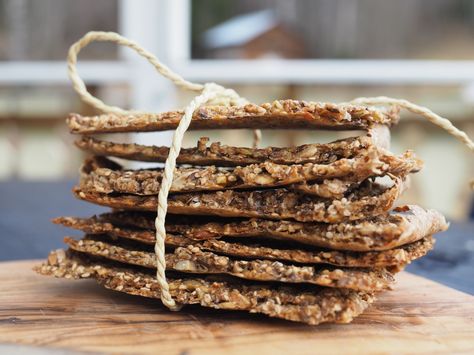 Crispbread Recipe, Wild Kitchen, Crisp Bread, Seasonal Cooking, Norwegian Food, Homemade Crackers, Scandinavian Food, Cracker Recipes, Quick Cooking