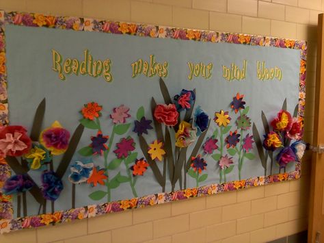 "Reading makes your mind bloom" Make a garden with tissue paper flowers Kid Activites, Classroom Doors, Library Bulletin Boards, Library Display, Library Displays, Tissue Paper Flowers, Classroom Door, Library Ideas, Reading Corner