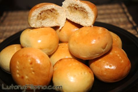 Pride Desserts, Coco Recipes, Pandecoco Recipe, Filipino Bread Recipe, Filled Rolls, Pinoy Dishes, Filipino Bread, Spanish Bread, Festive Bread